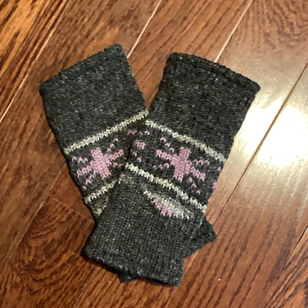 Yak & Yeti Women’s Wool Fingerless Mittens with Fleece lining Grey & Lavender
